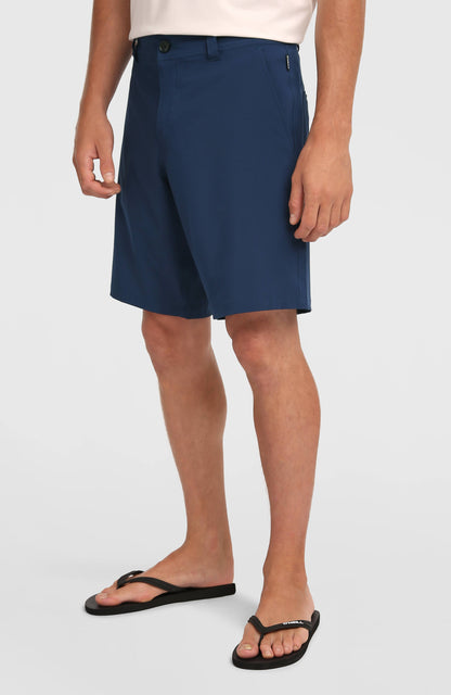 Men Hybrid 19" Shorts