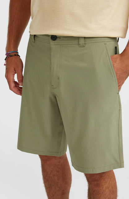 Men Hybrid 19" Shorts