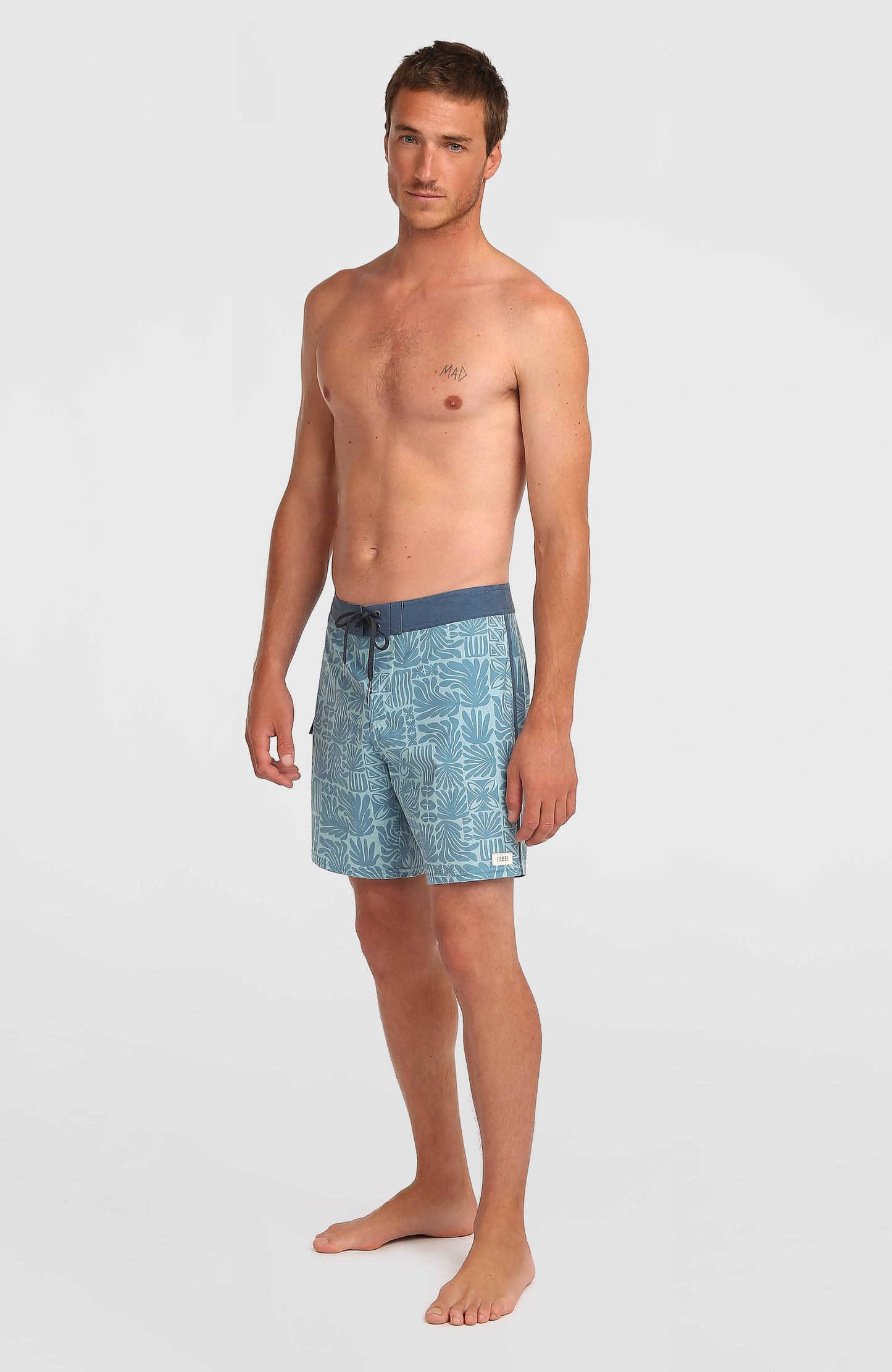 Men Lineup 18'' Boardshorts