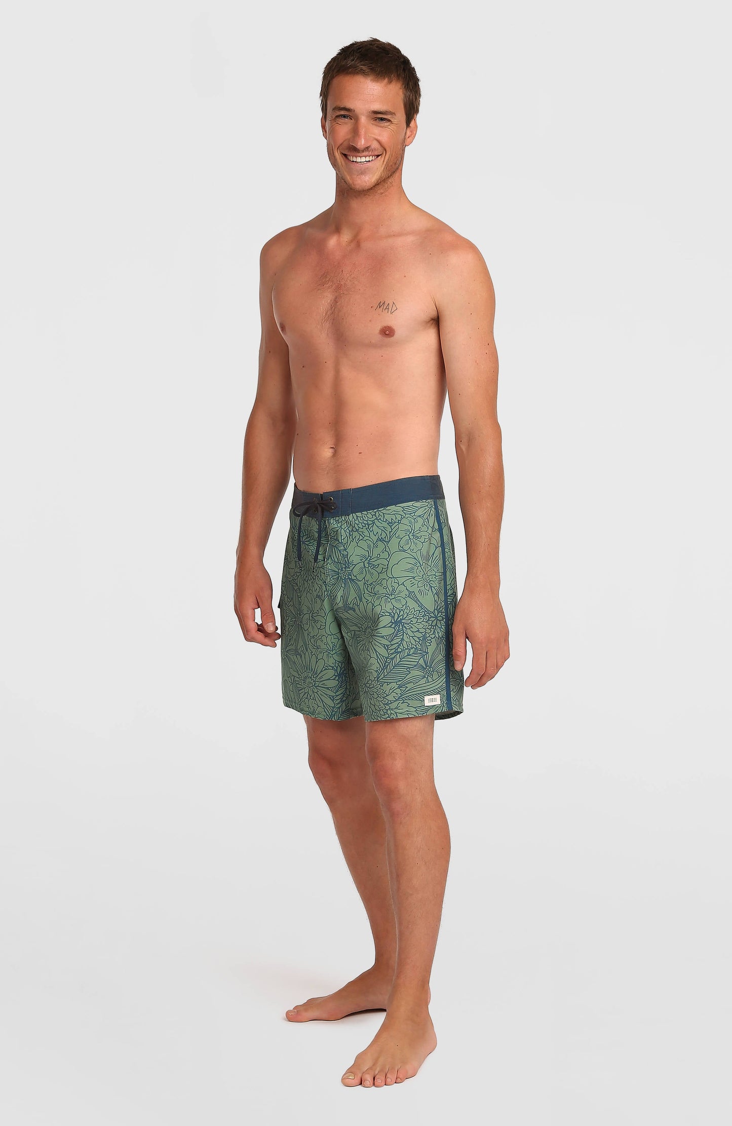 Men Lineup 18'' Boardshorts